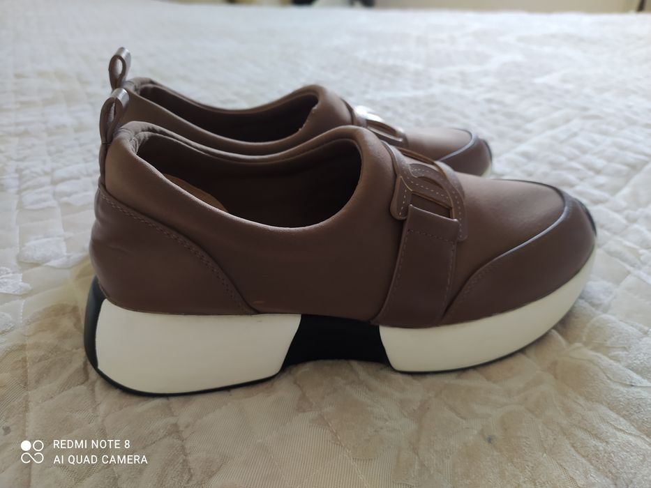 Продам новую обувь