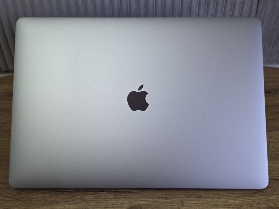 Macbook Pro 16" 2019 I7, 16gb, ssd 500 A2141