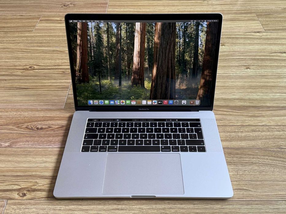MacBook Pro 15 2019`Core i7-9750H/16GB RAM/256GB SSD/AMD Pro 555X
