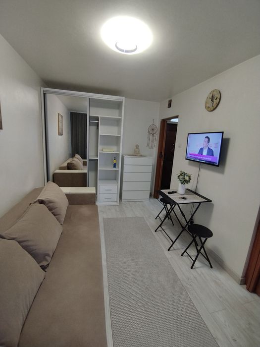 Închiriez garsoniera