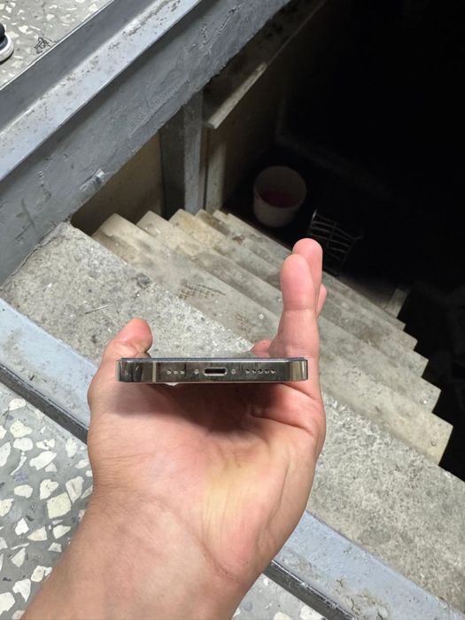 Продам Iphone 13 pro