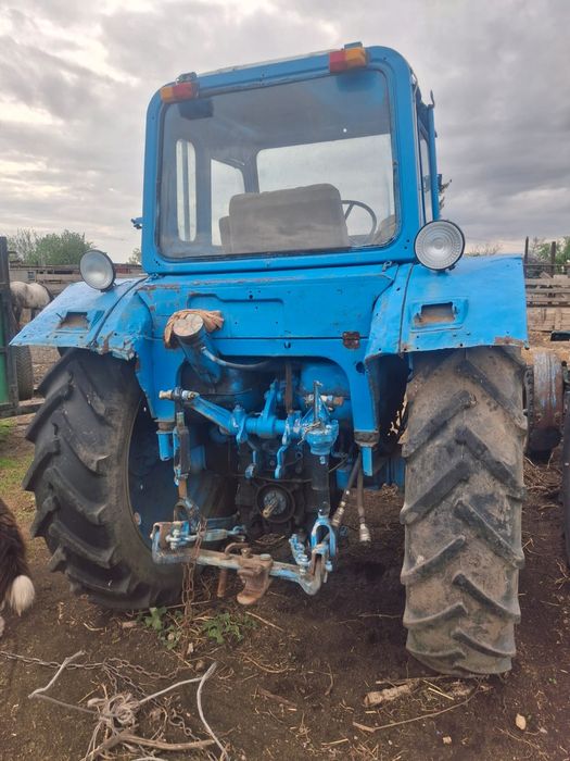 Трактор МТЗ 80 на ходу