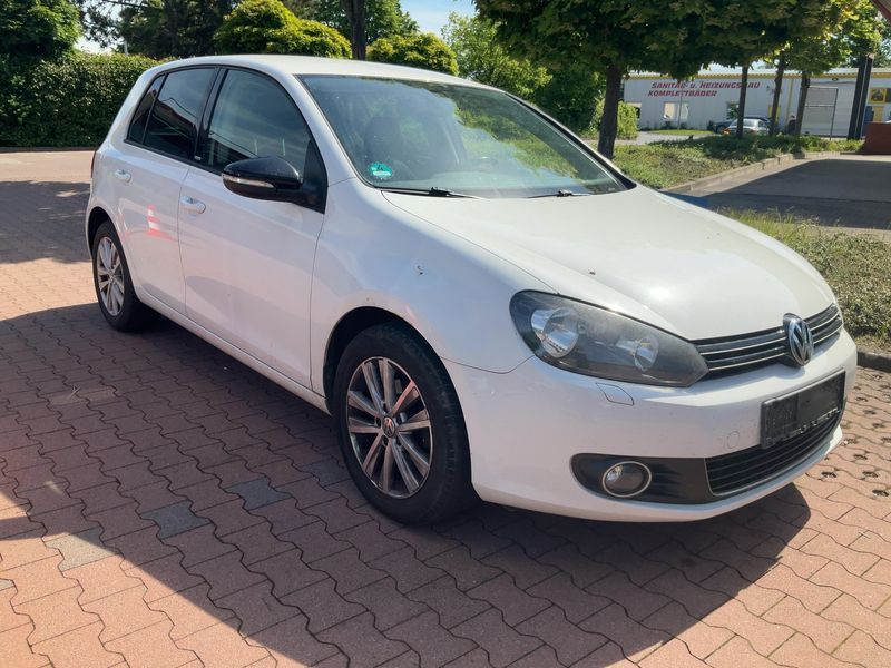 Volkswagen Golf VI 1.6 TDI Style 2011