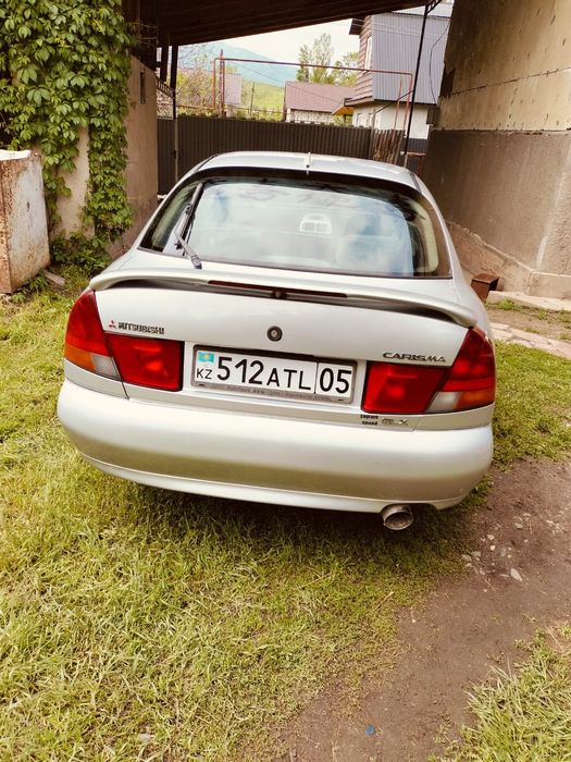 Митсубиси Харизма