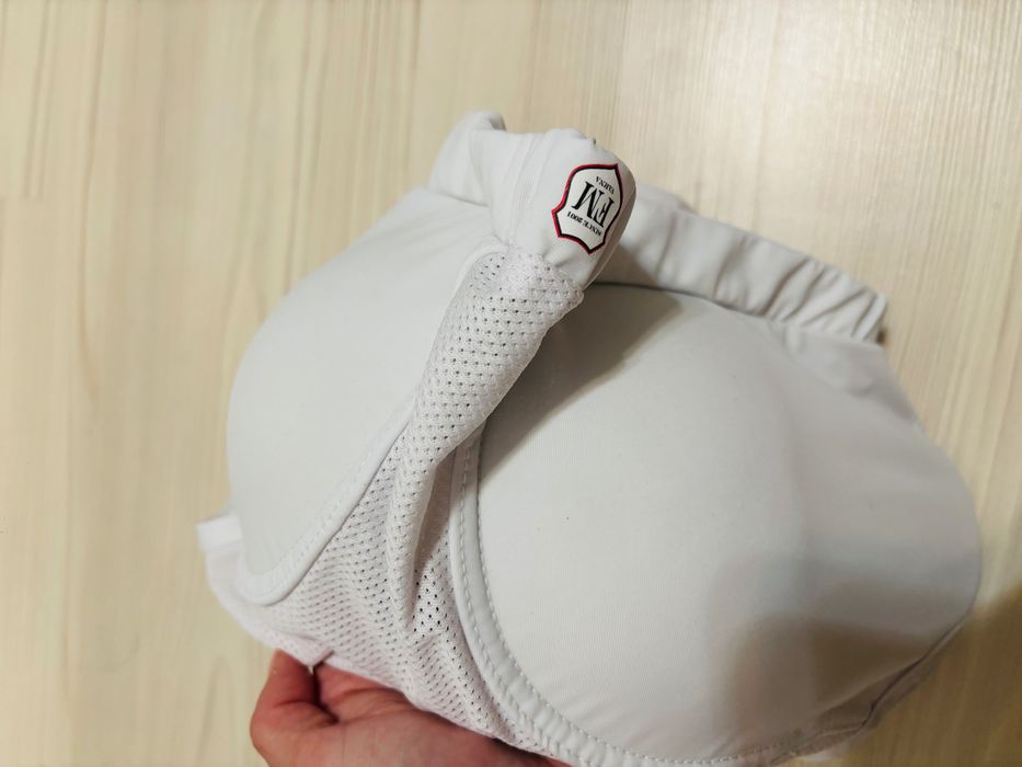 Протектор за гърди бойни спортове