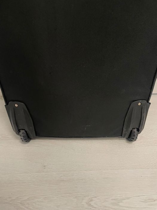 Чемодан дорожный большой