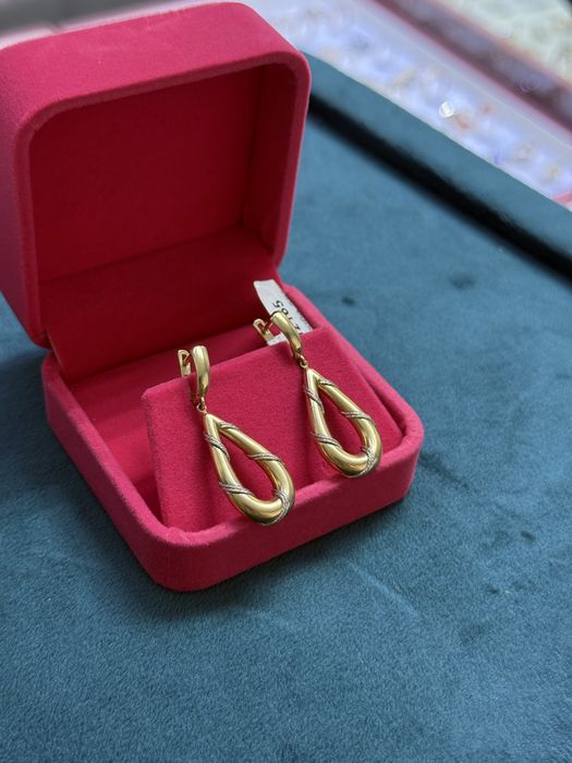 Золотые серьги 585