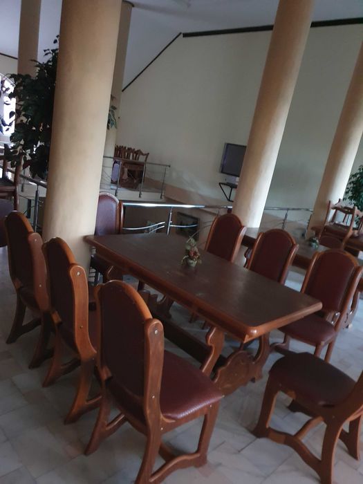 Mese si Scaune Restaurant