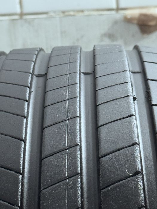 O buc 235/55R19 Bridgestone 2022 6.3mm