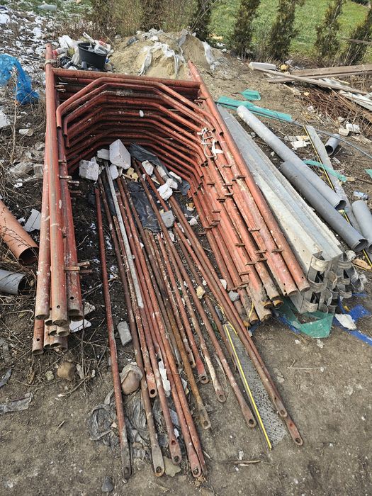 Vând schelă  impecabila