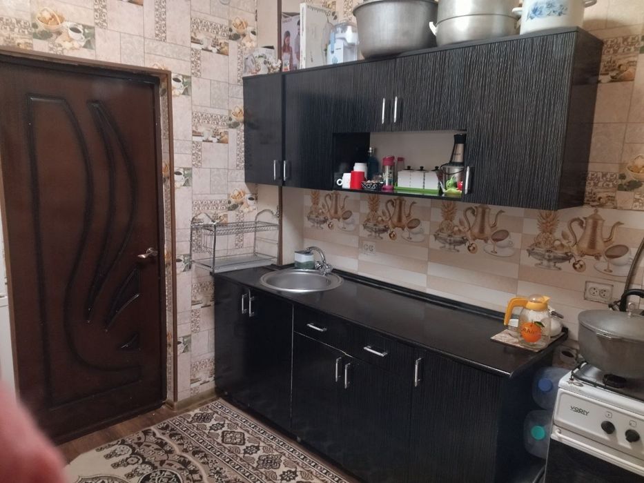 1xonalik kvartira sotiladi 14-mikrarayon 7-uy 11-xonadon narxi kelishi