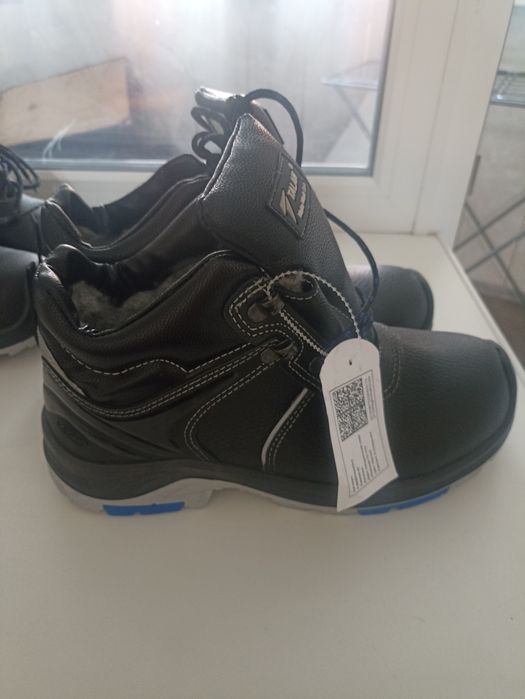 Продам спец обувь