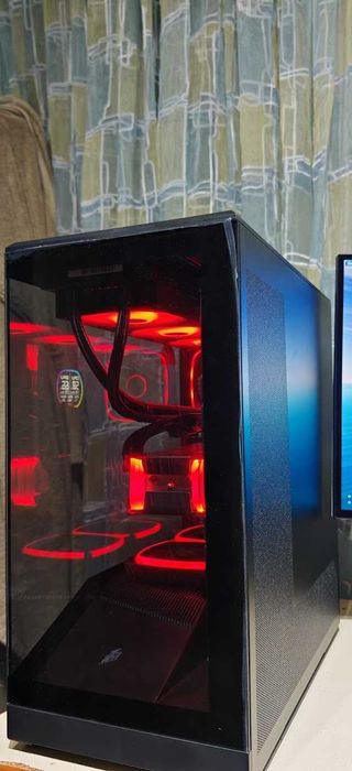 ТОП Геймърско PC Ryzen 5 9600X/32Gb/1TB SSD/RD 6900XT 16Gb/Гаранция