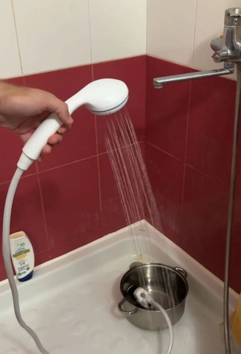 Преносим къмпинг душ