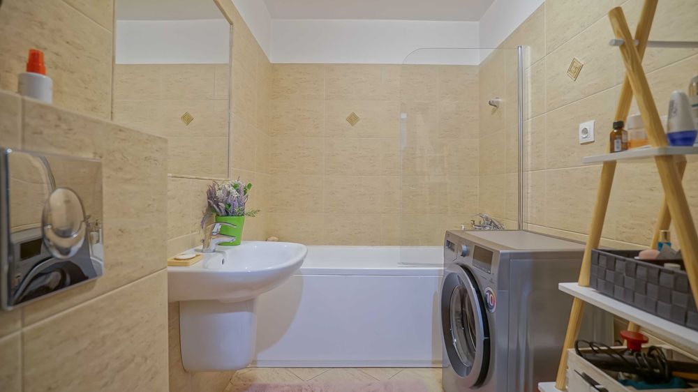 Inchiriere apartament 2 camere, ansamblu Urban Residence, vis-a-vis de Coresi.