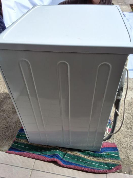 Продавам запазена пералня Индезит