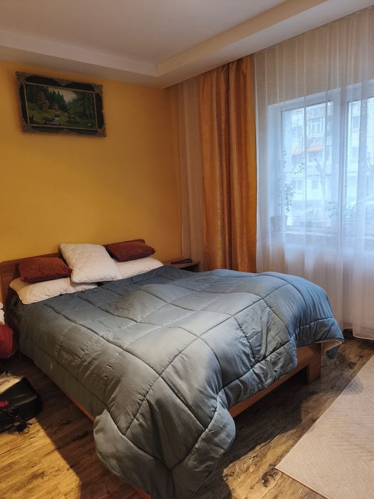 Vând apartament două camere Mioveni liber
