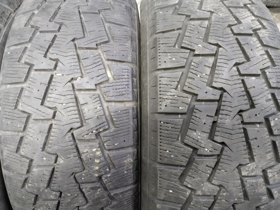 Продам хороший комплект всесезоных шин 255 55 R18