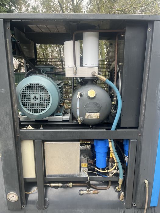 Винтов компресор Abac Genesis 11kw с вграден сушител и бутилка 500lt