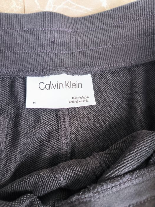 CALVIN KLEIN размер M къси панталони