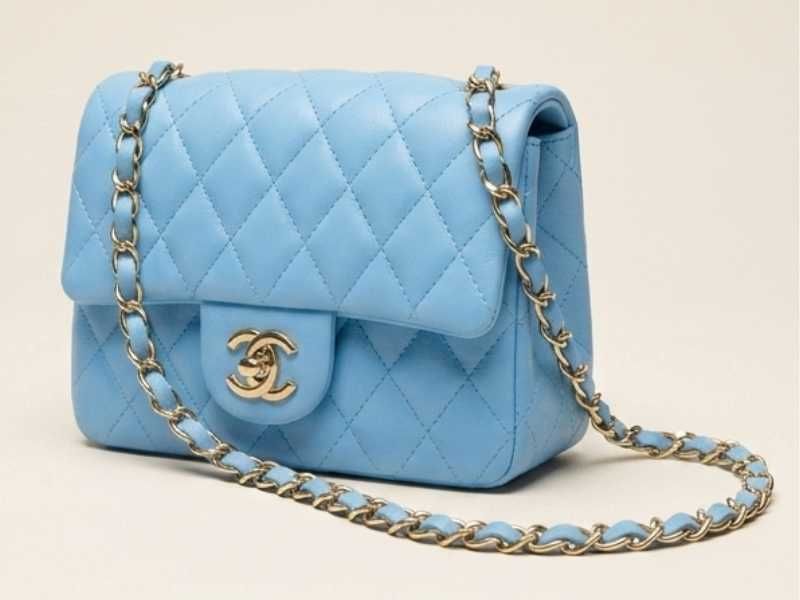 Дамска чанта Chanel Mini Classic в бежов и светло син цвят