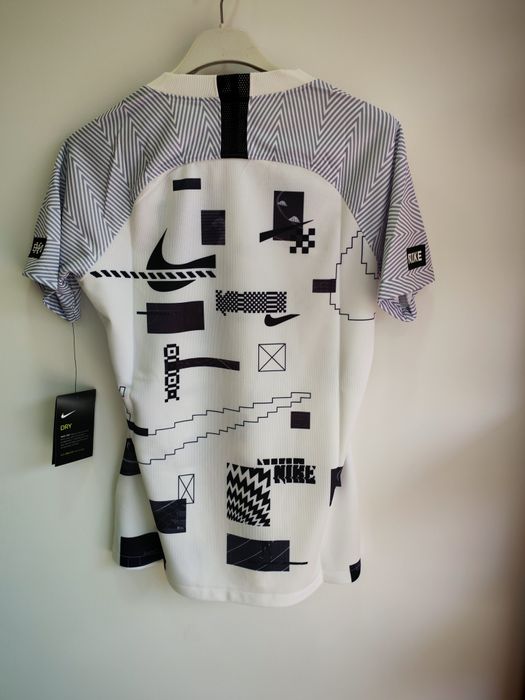 Дамска тениска Nike Dry History Month