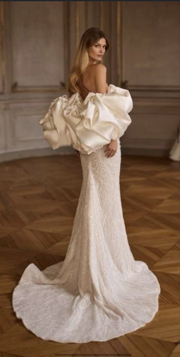 Capa cu trena detasabila rochie de mireasă