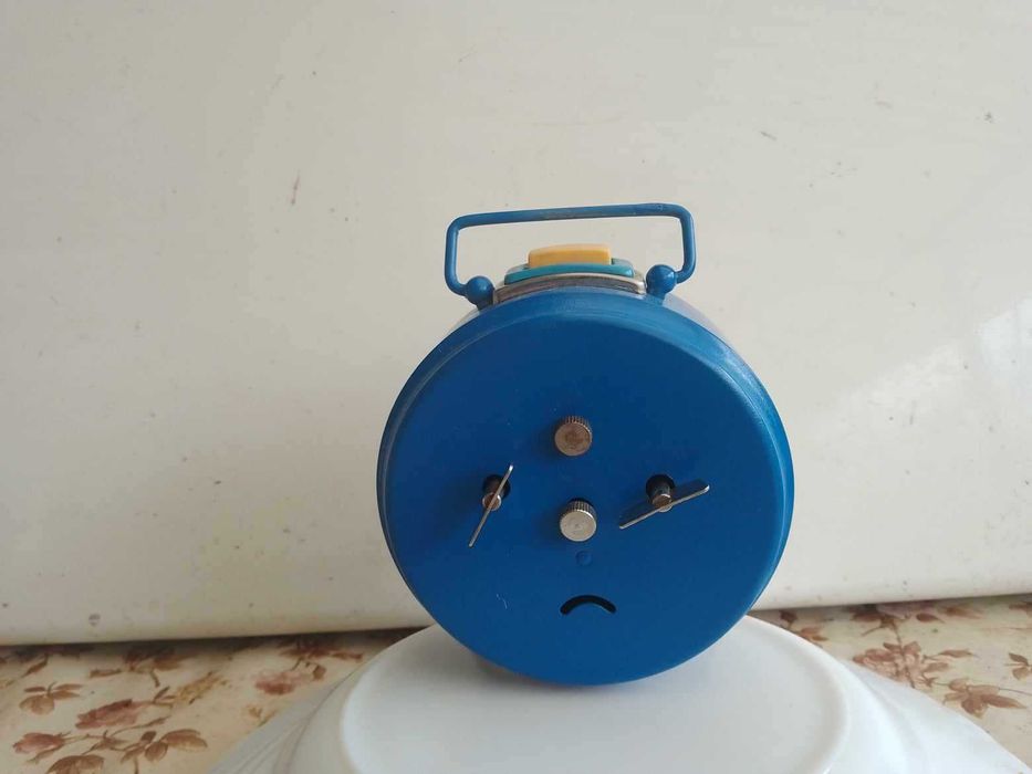 Ceas desteptator de masa-mecanic . JNSA - fosta YUGOSLAVIA .