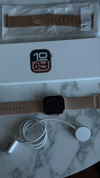 Apple watch 10 42mm  gold rose