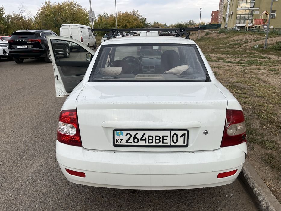 Продам Приора 16 клапан с выемкой