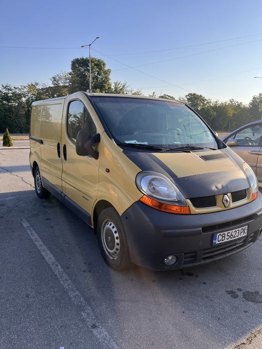 Продавам рено трафик