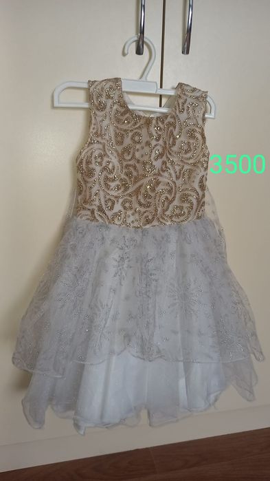 Продам платья на праздники