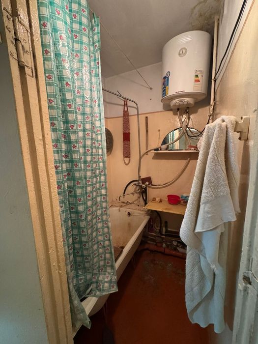 Продам трехкомнатную  квартиру