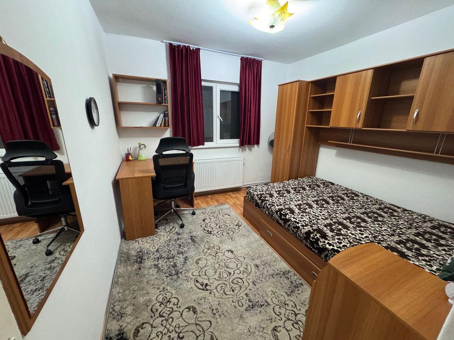 Închiriez apartament