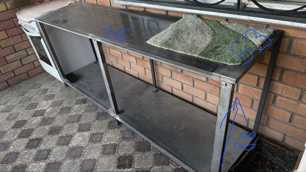 Продам столы разного размера