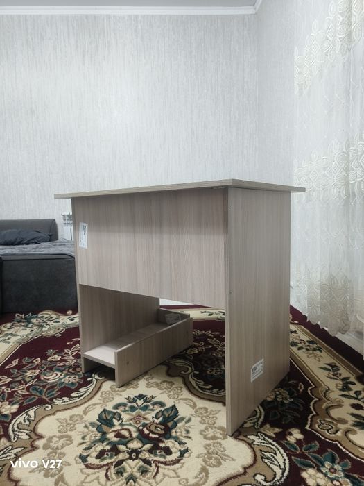 Продам компьютерный стол