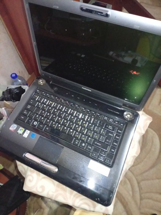 Ноутбук Toshiba -