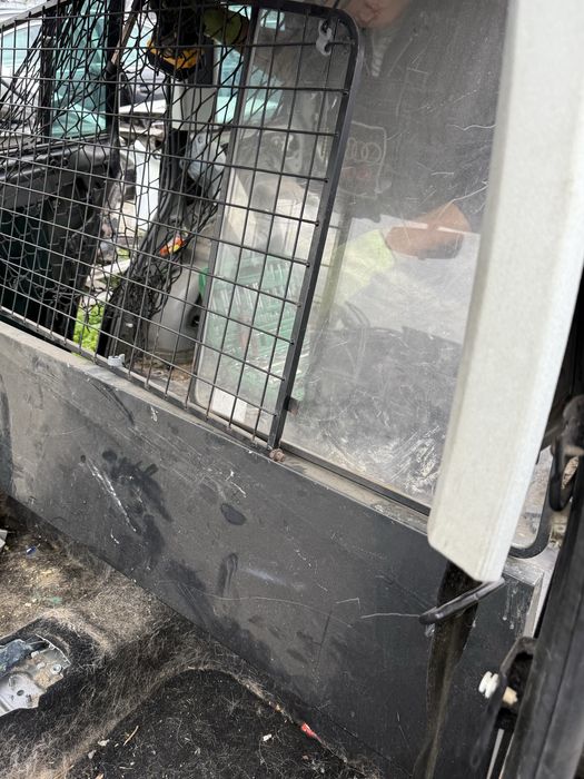 Товарна преграда за Vw Touran 1 метал със стъкло и решетка N1 вариянт