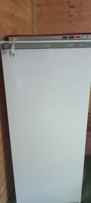 Продается морозильная камера.