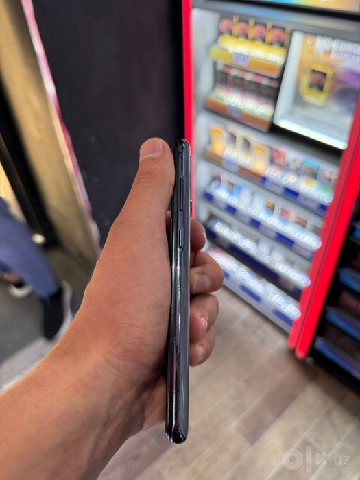 Samsung  s20 8/128 ветнам дуал  сим