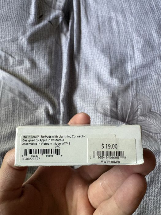 Apple EarPods Lightning — оригинальные проводные наушники