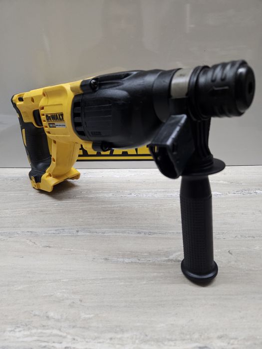 Dewalt Перфоратор DCH033 18V.