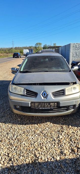 dezmembrez renault megane 2