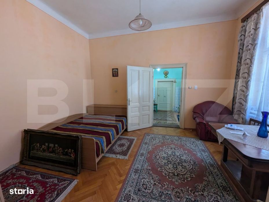 Casa 6 camere, 138 mp, garaj si teren 489 mp - zona Centru