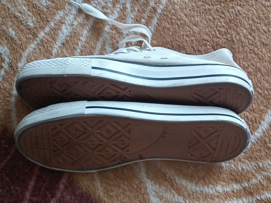 Продаются кеды 44 р. Маломерят.