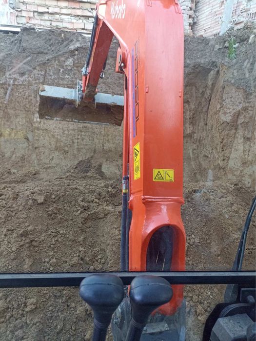 Услуги с комбиниран и мини багер!Почистване на трудно достъпни места