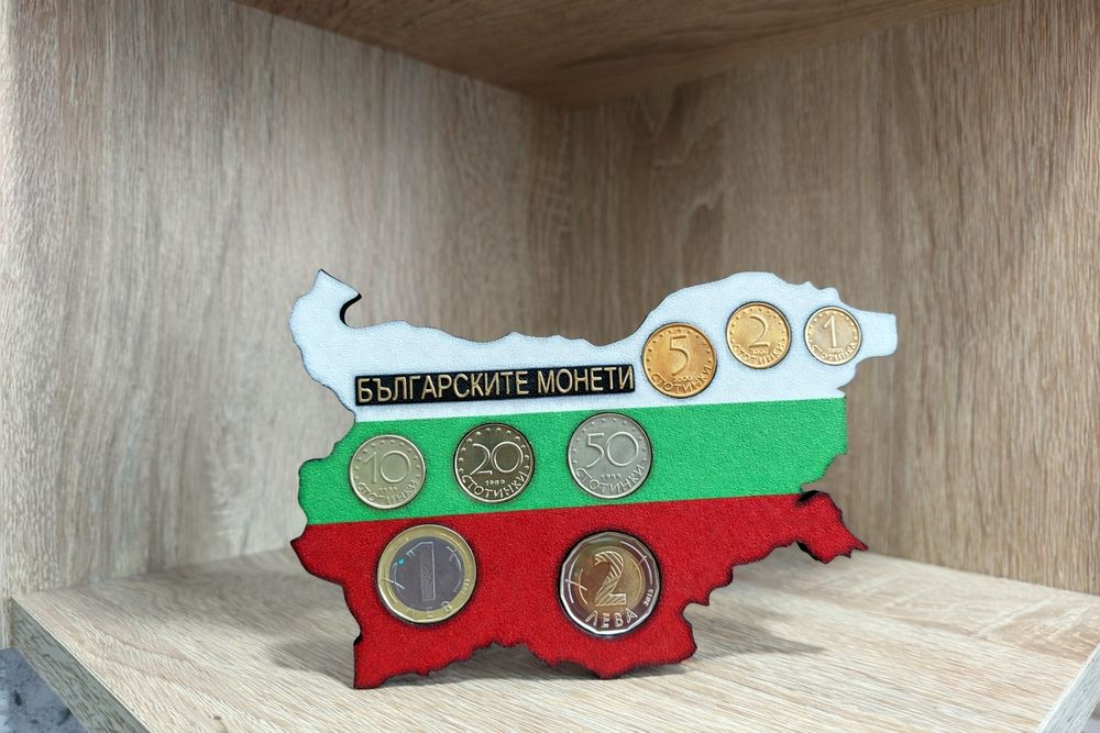 Поставка за български монети Българска карта с левове Уникален подарък