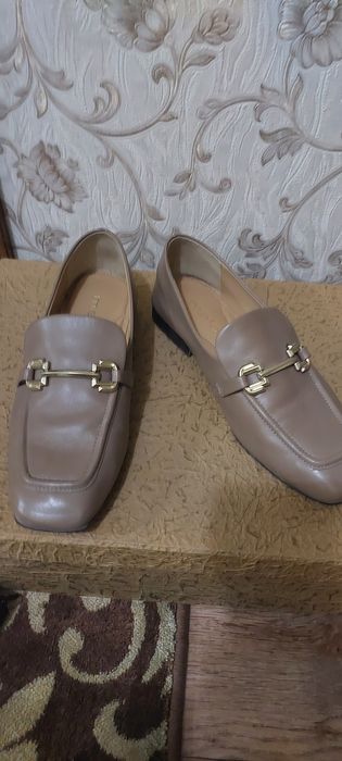 Продам кроссовки.