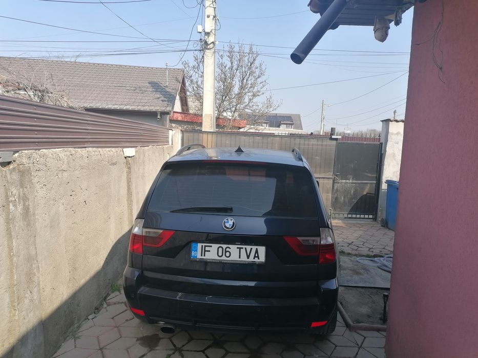 Închiriez casa la curte