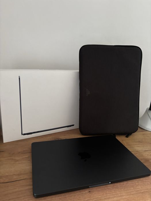Macbook air M4 2025 13 inch Fullbox + husa